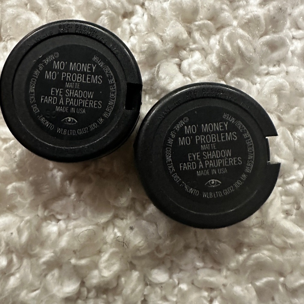 MAC Eyeshadow Pair “Mo Money-Mo Problems” - Picture 3 of 9